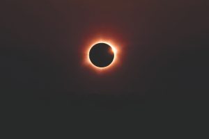 Lee más sobre el artículo Eclipse lunar del 28 de agosto: una poderosa puerta de transformación interior